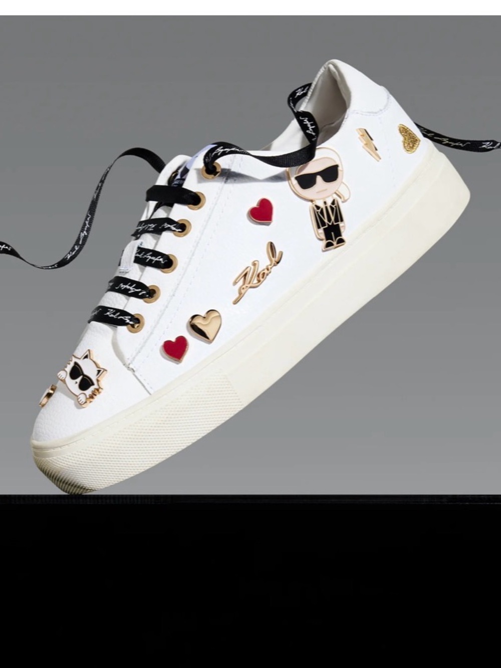 Karl Lagerfeld CATE LEATHER EMOJI PIN
SNEAKER Size 9